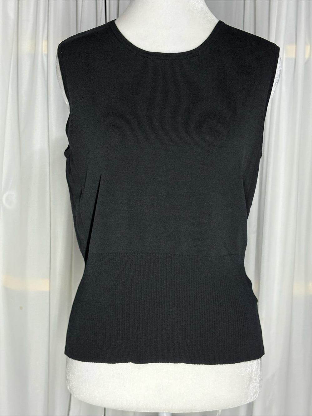 August Silk Women’s Black Sleeveless Knit Tank Size M